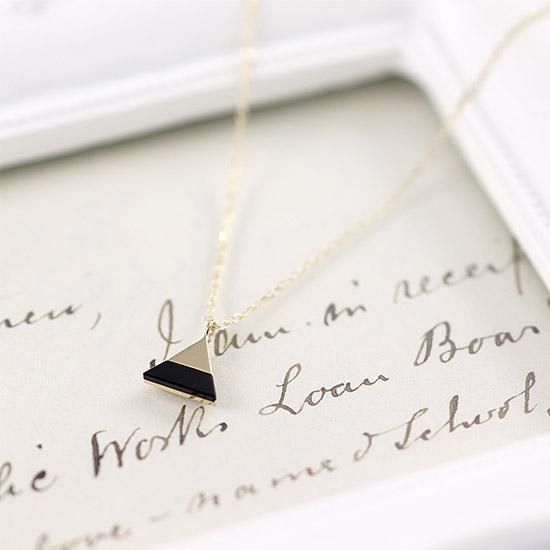 Grossé トライアングルクリスタルジュエリー3点セット Grossé トライアングルクリスタルジュエリー3点セット 女性への