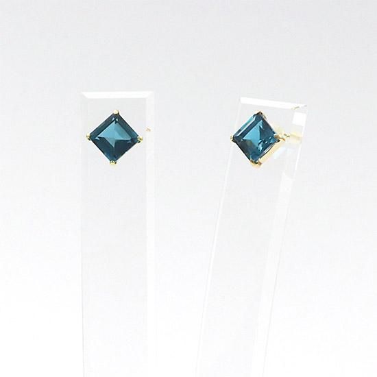 1月誕生石のアクセサリー K18YG ロンドンブルートパーズ ひし形