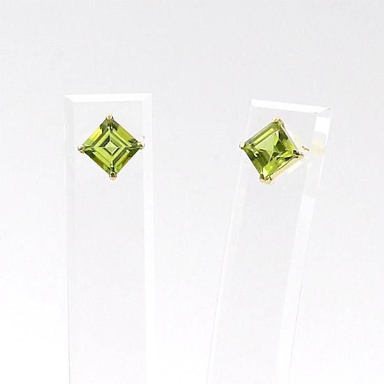 アクセサリーのプレゼント K18YG ペリドット ひし形ピアス 8月の