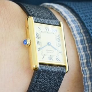 <img class='new_mark_img1' src='https://img.shop-pro.jp/img/new/icons47.gif' style='border:none;display:inline;margin:0px;padding:0px;width:auto;' />Cartier カルティエ｜マストタンク LM｜クォーツ・1980年代製｜メンズ アンティーク時計