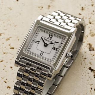 <img class='new_mark_img1' src='https://img.shop-pro.jp/img/new/icons47.gif' style='border:none;display:inline;margin:0px;padding:0px;width:auto;' />TIFFANY & Co. ティファニー｜クラシックスクエア｜クォーツ・1990年代製｜レディースアンティーク時計
