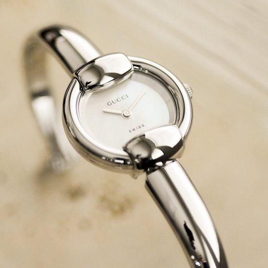 GUCCI　グッチ　ホースビット　腕時計　クオーツ　レディース　アンティーク GUCCI グッチ 腕時計 ホースビット 6400L シルバーカラー