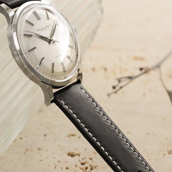 インターナショナルウォッチカンパニー IWC｜筆記体ロゴ