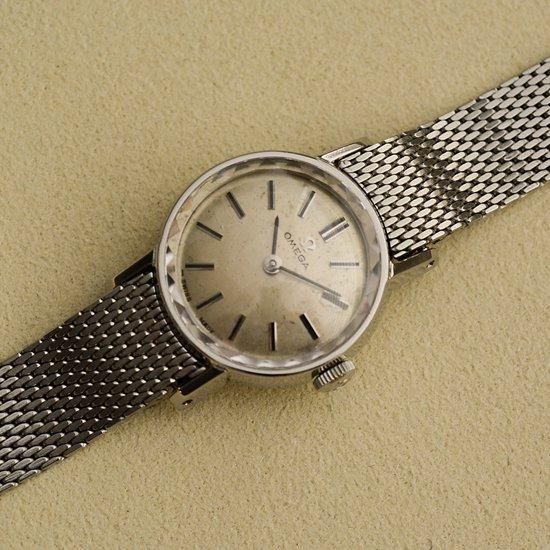OMEGA 手巻き 60'sアンティーク時計 レディース ☆至高スイスブランド☆18Kオメガ アンティークウォッチ手巻き