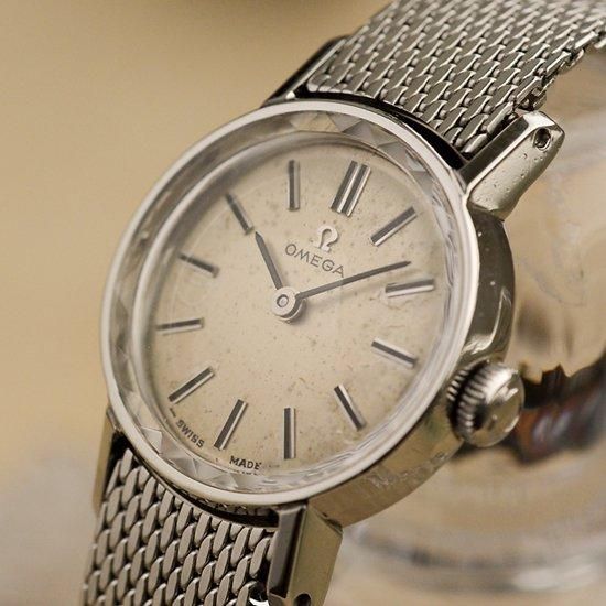 オメガ アンティーク アナログ手巻き時計 1960年代手巻き式アンティーク時計OMEGA(オメガ)をご紹介いたし