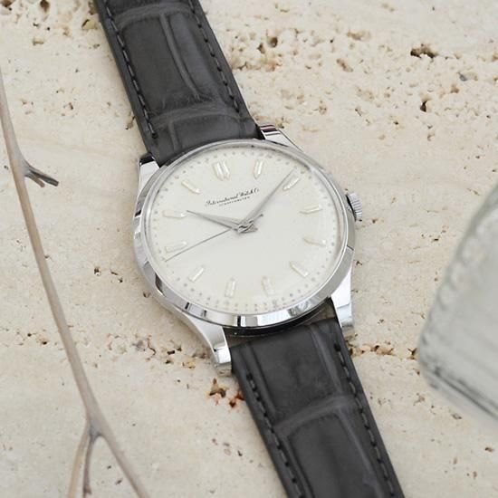 インターナショナルウォッチカンパニー IWC｜筆記体ロゴ