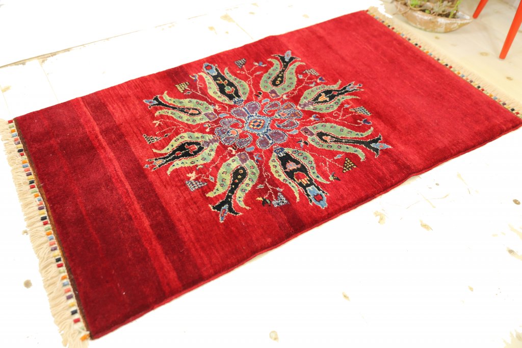 トルコ絨毯 １３７ｘ８１ｃｍ ID５５７４ グレー絨毯 草木染絨毯 玄関