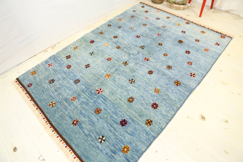 トルコ絨毯 １７４ｘ１２１ｃｍ ID５６２７