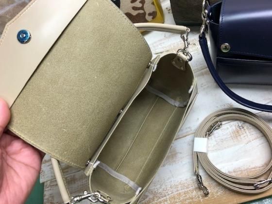 今だけ 本革 2wayのコロンと可愛いカバン 見た目以上の収納力 パセーオ sサイズ ネイビー 2 鞄製作所 オンラインショップ 今だけ 本革 2wayのコロンと可愛いカバン 見た目以上の収納力 パセーオ sサイズ ネイビー 2 鞄製作所 オンラインショップ