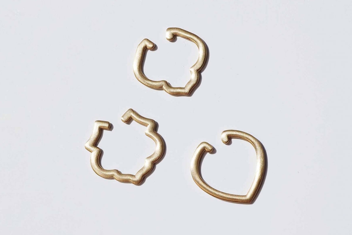 talkative(トーカティブ) CREST EarCuff / Lily | ゴールド talkative(トーカティブ) CREST EarCuff / Lily | ゴールド