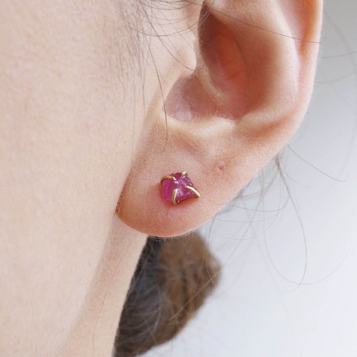 bororo（ボロロ） Ruby Gem Earring (Myanmar) | ルビー イヤリング