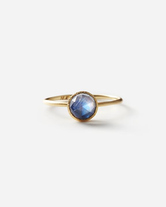 SATOMI KAWAKITA (サトミカワキタ) 6mm Rainbow Moonstone
