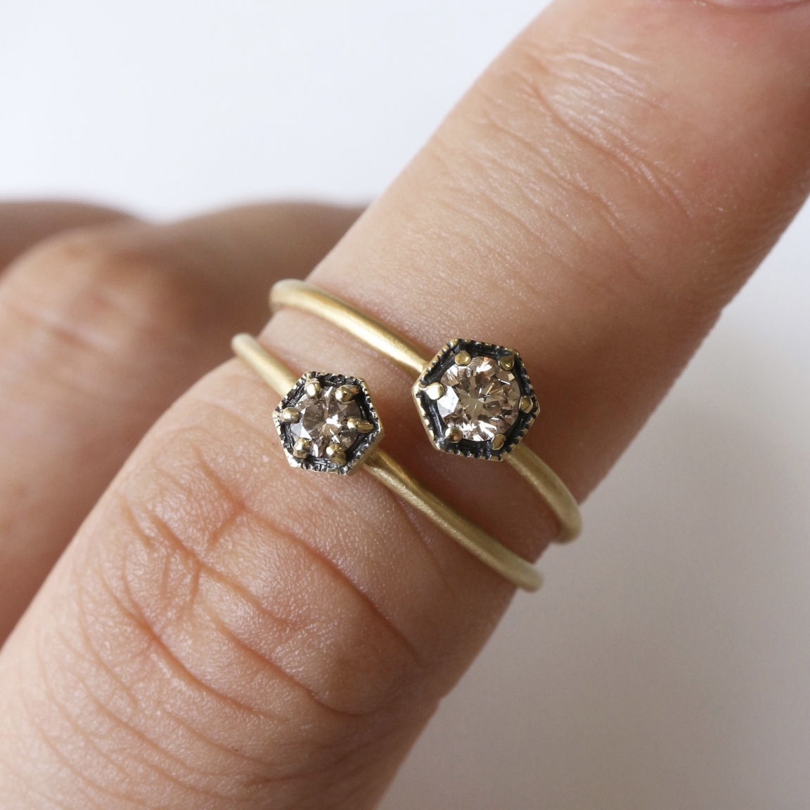 SATOMI KAWAKITA (サトミ カワキタ) 3mm Brown Diamond Hexagon Ring