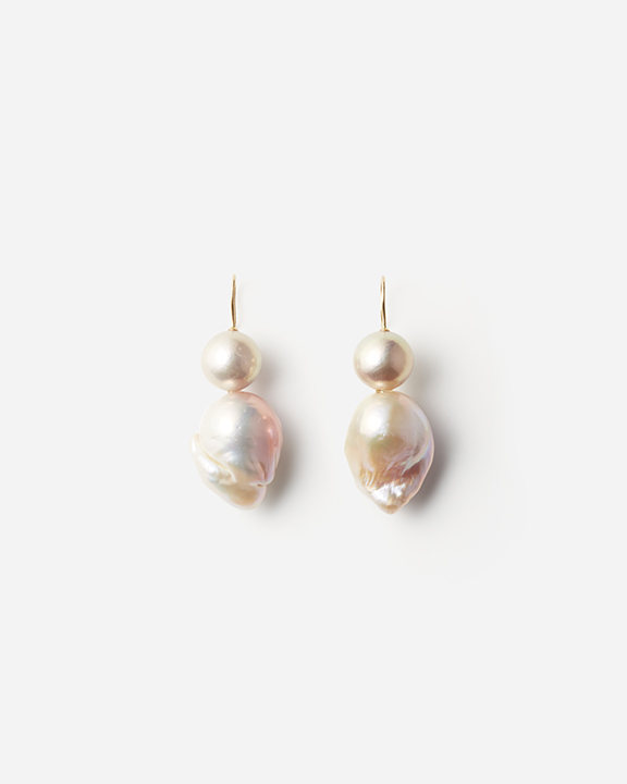 Double Pearl Hook Earrings | 淡水パール ピアス