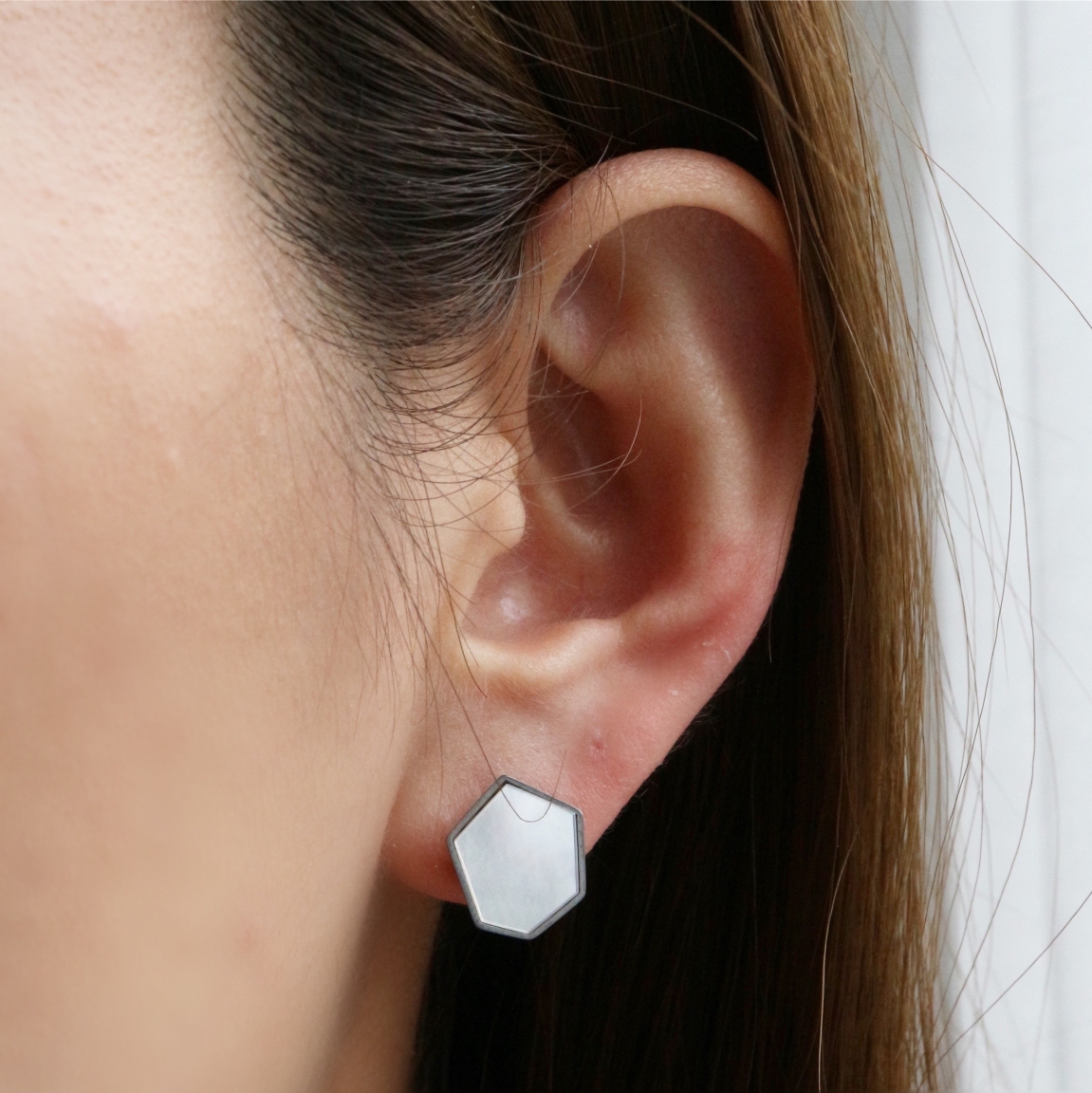jaren ( ヤーレン ) polygon shell earring / BLACK | ピアス