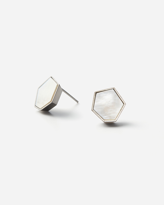 [ Restock ]Polygon Shell Earrings  BLACK  | 
ĳ ԥ