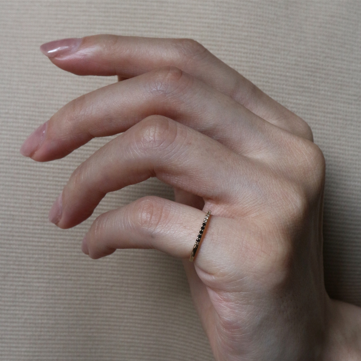 Hirotakaヒロタカ Gossamer White & Black Diamonds Pinky Ring