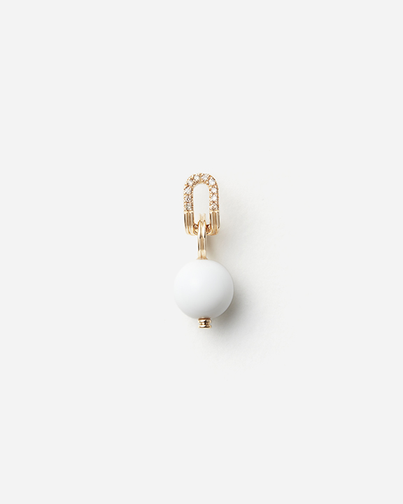 Beluga Oblong Diamond White Agate Earring | アゲート ピアス