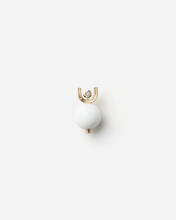 Beluga Diamond White Agate Earring | アゲート ピアス