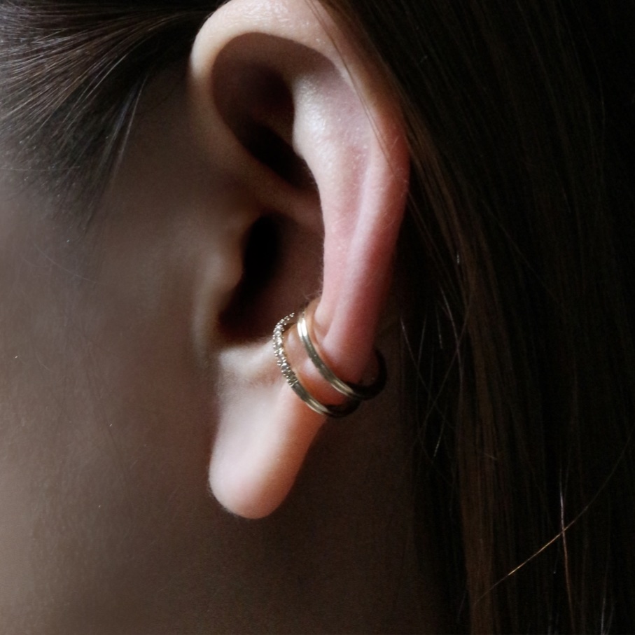Hirotaka(ヒロタカ) Gossamer Double Line Diamond Ear Cuff Hirotaka(ヒロタカ) Gossamer Double Line Diamond Ear Cuff