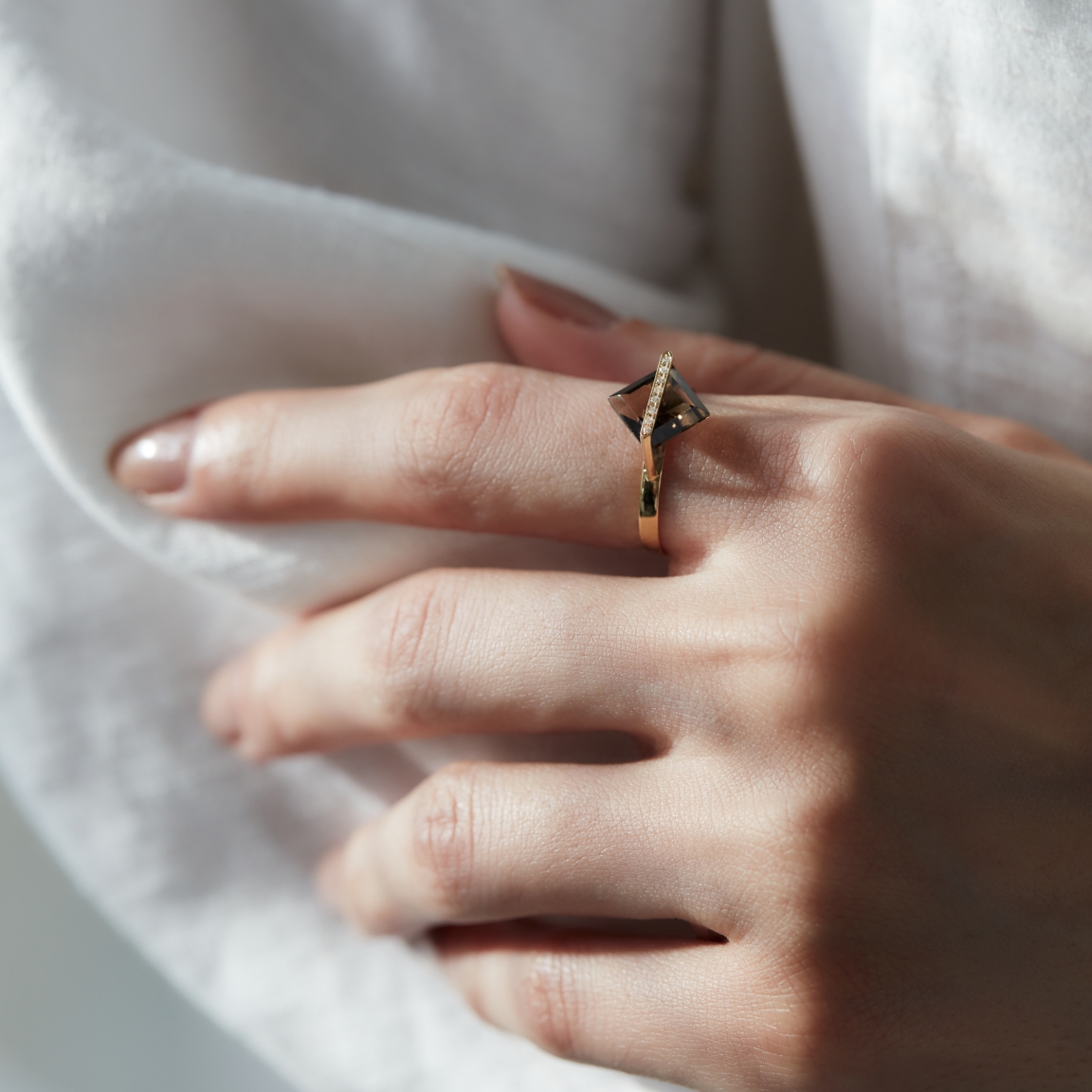 januka(ヤヌカ) BAND RING Smoky Quartz | スモーキークォーツ januka(ヤヌカ) BAND RING Smoky Quartz | スモーキークォーツ