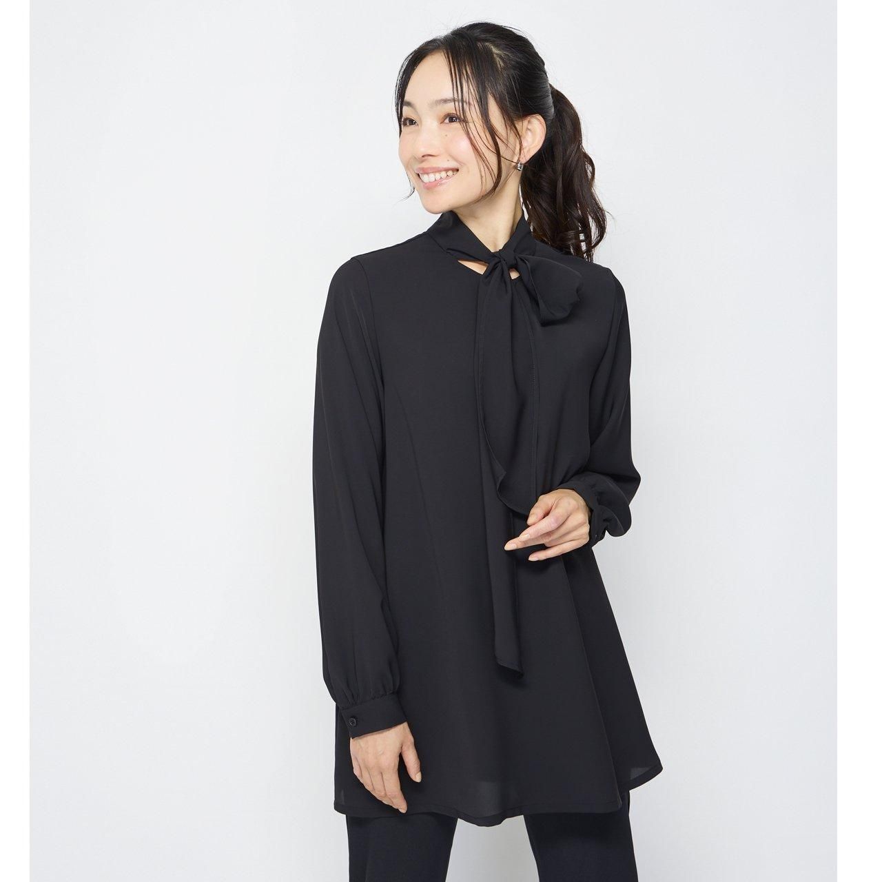 ゆなも 様 極美品♪アンタイトル ジオメ柄ボウタイ風ブラウス
