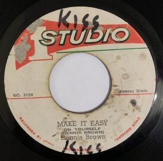 DENNIS BROWN - MAKE IT EASY