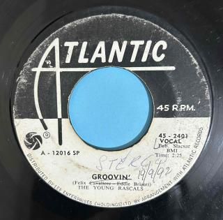 YOUNG RASCALS - GROOVIN