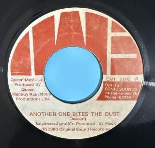QUEEN - ANOTHER ONE BITES THE DUST