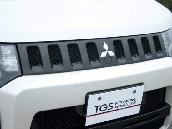 デリカD:5 TGS Carbon Center Grill 4WD 【カーボンセンターグリル4WD 