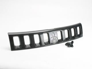 デリカD:5前期型 X-Fangカーボンセンターグリル4WD