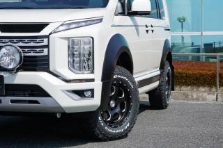 デリカD:5 後期型 KADDIS AR4オーバーフェンダー