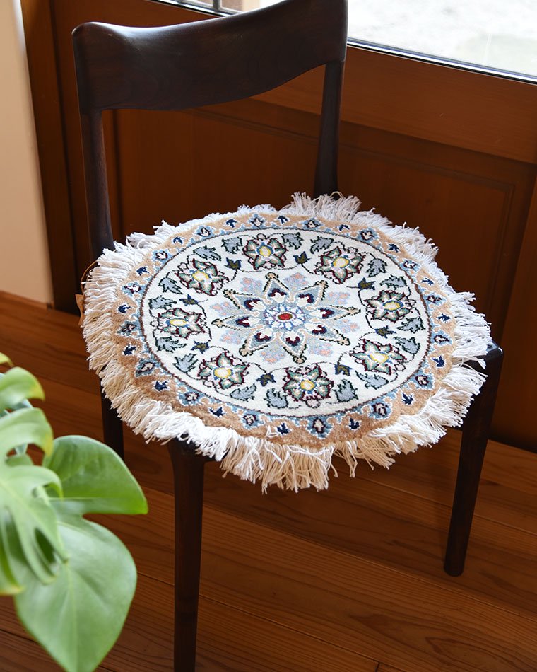 ペルシャ絨毯 ナイン 円形 マット シート 直径約40cm ベージュ系