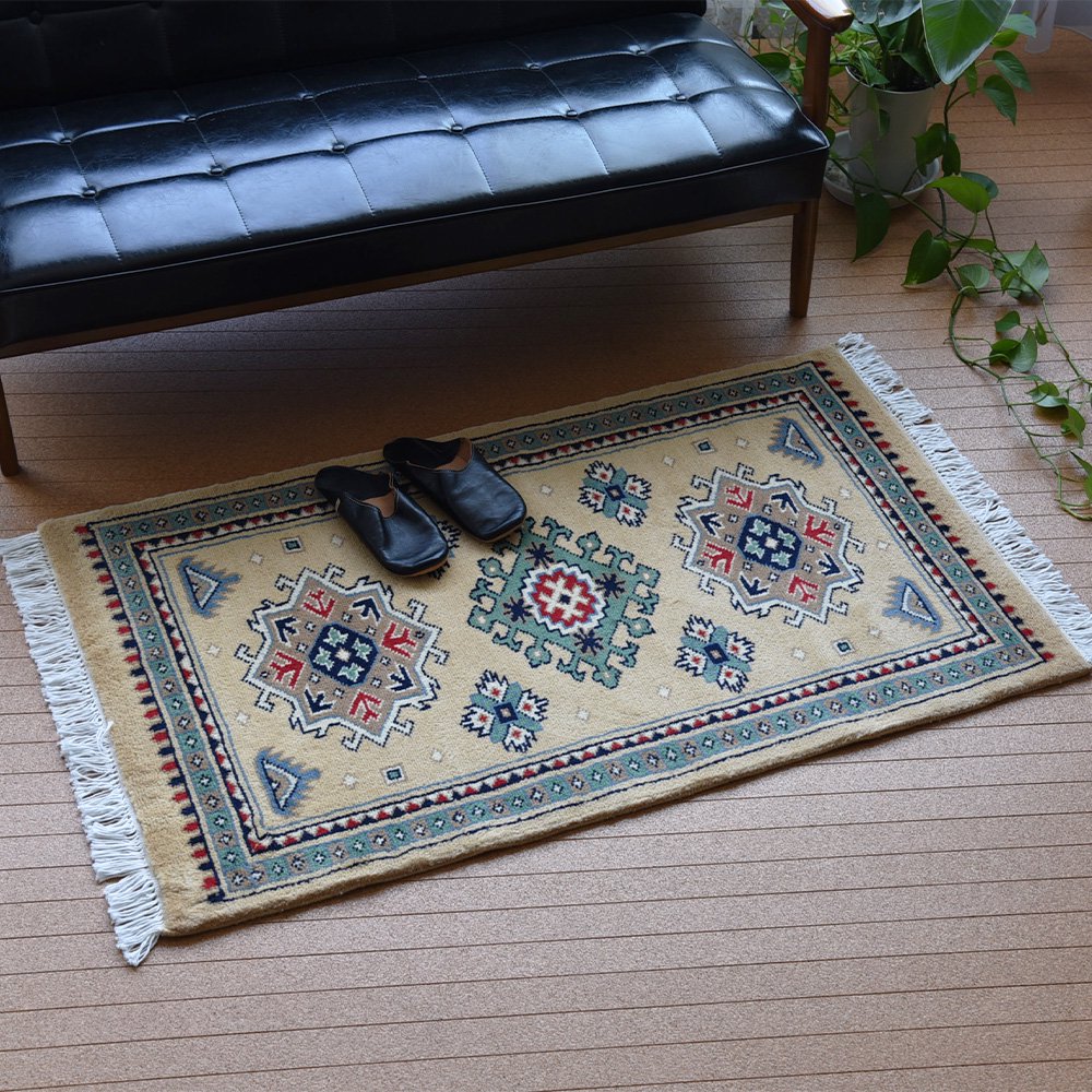 パキスタン手織 ウール 絨毯 玄関マット 6×8 シルバン 約75×120㎝ - 籐 