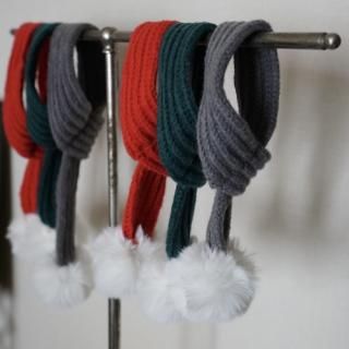 POMPOM KNIT SCARF
