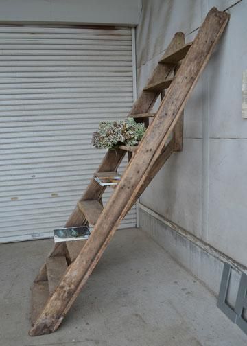 グルニエのアンティーク階段【パディントン】｜アンティーク店舗装飾