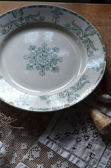 リュネヴィル　lunéville 白鳥やカメオ柄のプレート　フランスアンティーク リュネヴィル lunéville 白鳥やカメオ柄のプレート フランス