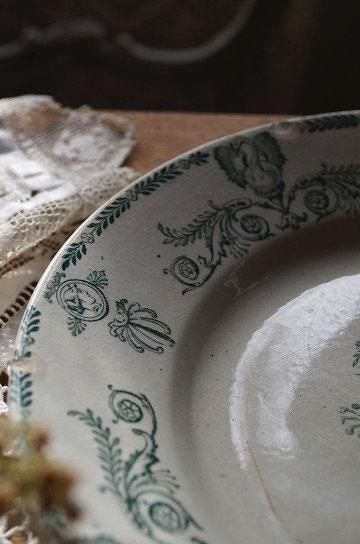 リュネヴィル　lunéville 白鳥やカメオ柄のプレート　フランスアンティーク リュネヴィル lunéville 白鳥やカメオ柄のプレート フランス