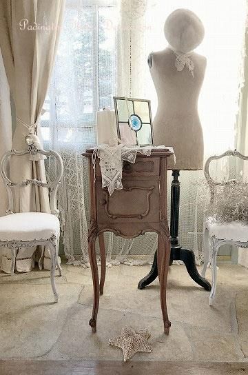 k416r120 コリント式 ガラス天板テーブル 特徴的な柱デザイン ロココ調 k416r120 コリント式 ガラス天板テーブル 特徴的な柱デザイン