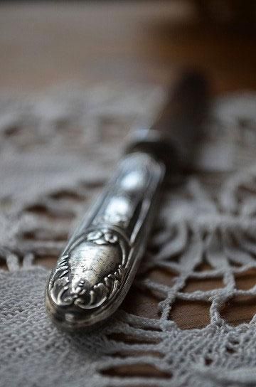 【James Dixon】 【純銀】透かしのバターナイフ 1911年 James Dixon】 【純銀】透かしのバターナイフ 1911年 - メルカリ