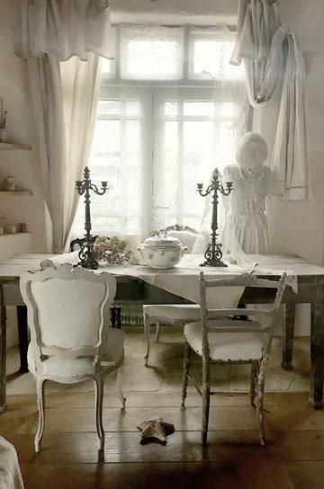 スェーデン　樺材　ホワイトティーテーブル　グスタフス様式 スェーデン樺材ホワイトティーテーブルグスタフス様式