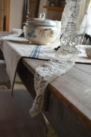 スェーデン樺材ホワイトティーテーブルグスタフス様式