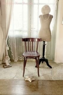 パリの街角にあるビストロカフェチェア｜アンティーク家具【パディントン】