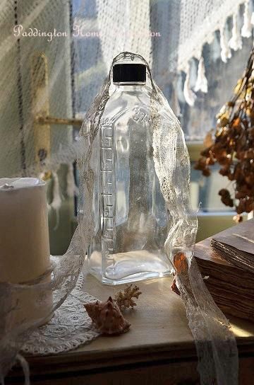 アンティーク風の小物入れ（小瓶棚）　壁掛けタイプ　小瓶10本付属 アンティーク風の小物入れ（小瓶棚） 壁掛けタイプ 小瓶10本付属