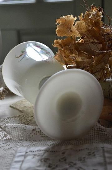 フランスヴィンテージ オパリンガラスの花瓶 白系 ホワイト 葡萄 装飾 ボンボニエール.white×gold フランスアンティーク雑貨