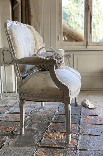 フランスアンティーク　バンケットソファ　チェア　椅子　シャビーシック 木製　. フランスアンティーク バンケットソファ チェア 椅子 シャビー