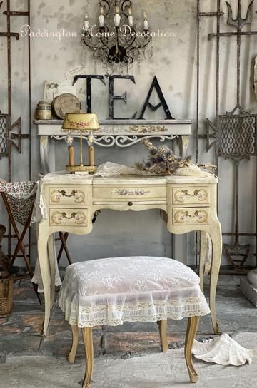 アンティーク家具ロココ調テーブルサイドテーブル