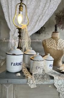 ぽってりとした形が可愛い ホーロー製 白のスコップ フレンチアンティーク ぽってりとした形が可愛い ホーロー製 白のスコップ フレンチ