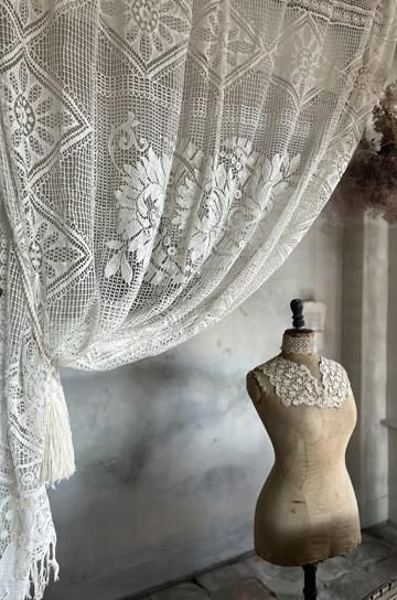 アンティークノッティンガムマドラスレース 花紋パネル 葉の輪舞曲複数色カーテン アンティークノッティンガムレース【パディントン】｜ブロカント