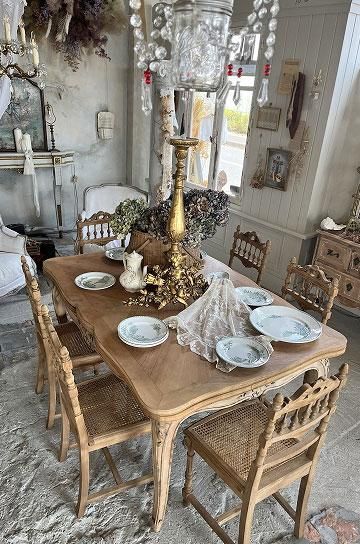 ルイ15世フレンチアンティークテーブル【パディントン